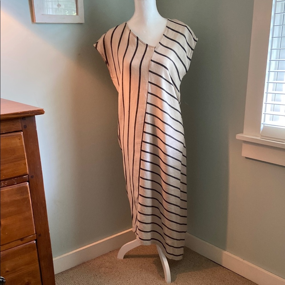 Tahari Striped V-Neck Asymmetrical Linen Blend Dress size S